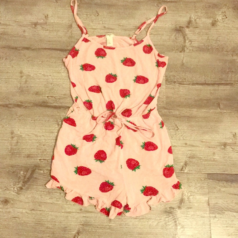 A jumpsuit! (Ask questions) (price negotiable) 😊